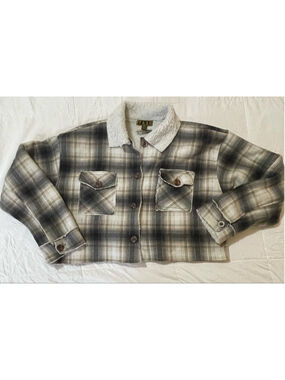 Women's TAXI Plaid Fleece Cropped shacket XL Gray White cozy button front